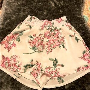 MISSGUIDED - Floral Shorts - Elegant & Cute from UK 🇬🇧 NEW